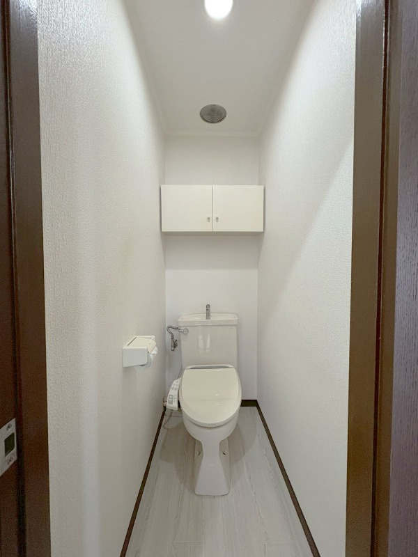 アパートメントカヤ田園調布のトイレ|落ち着いた色調のトイレです