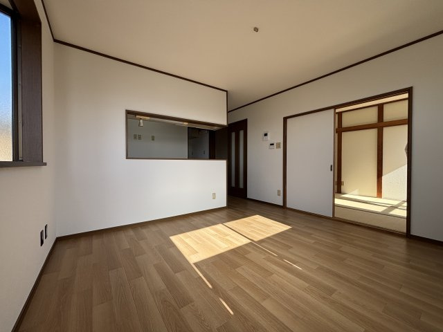 【居間・リビング】 | パレYK稲荷町 | ゆったりとしたリビングです