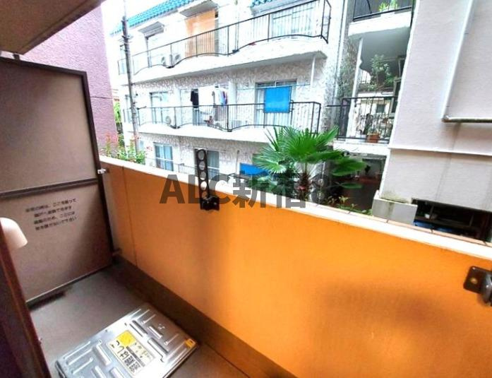 トーシンフェニックス中野新橋パインアイルのバルコニー