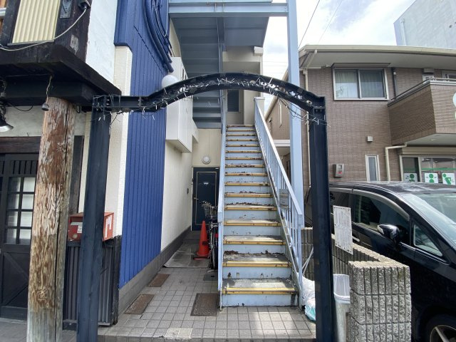ViVi本町のエントランス