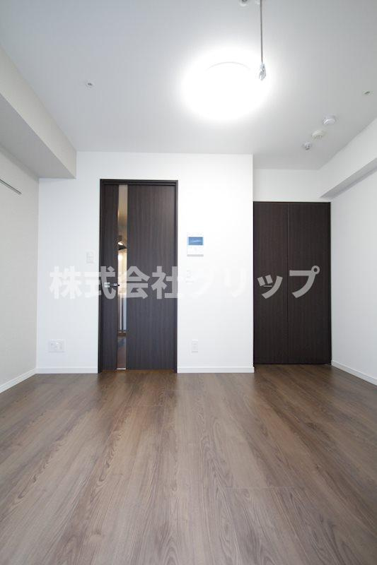 SHOKEN Residence 横浜阪東橋の居間・リビング