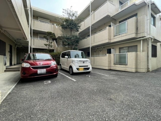 クレドール須磨の駐車場