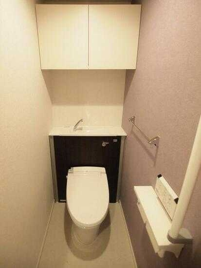 【トイレ】 | GREEN GROVE | 落ち着いた色調のトイレです