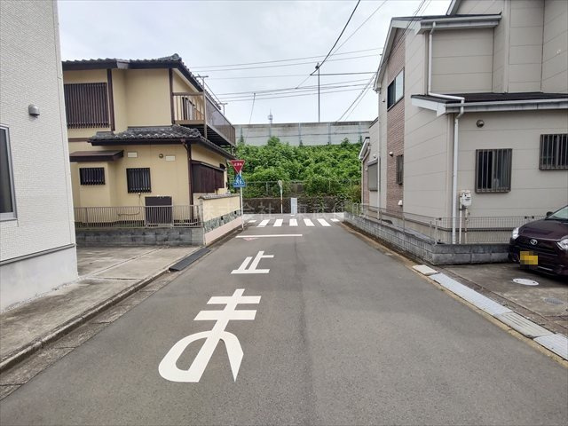 【前面道路含む現地写真】の画像