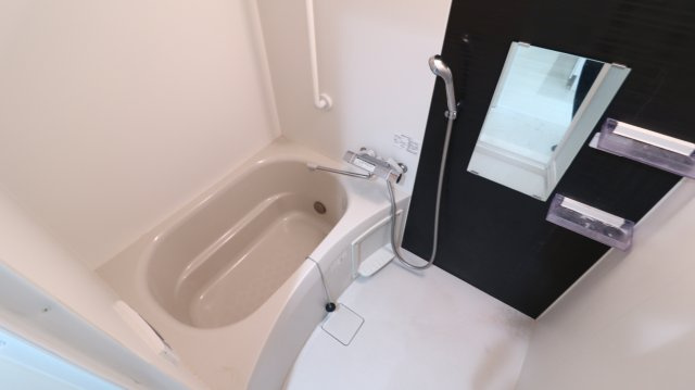 プレジール妙法寺の浴室