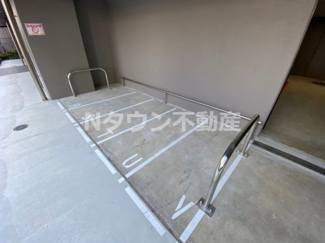 【その他共用部分】 | プレサンスジェネ新栄町駅前葵 | バイク置き場です