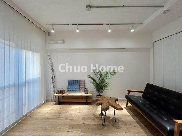 東建金町マンションの寝室|【寝室】心と体をゆったりと安らげる主寝室。寝室のゆとりが大きい分だけ、暮らしの安らぎは深まります。一日の疲れを癒すだけでなく、ご夫婦の親密な語らいを紡ぎ出します