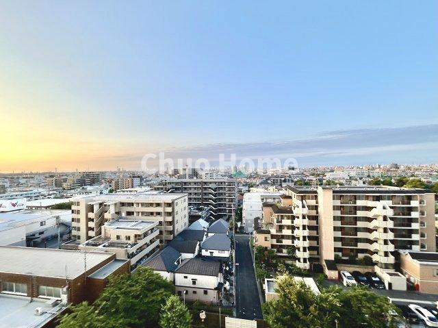 東建金町マンションの展望|手を伸ばせば、ふれることが出来そうな環境が、そのままインテリアになったような印象です。その豊かな眺望にふさわしい空間には、通風・採光にも優れ、心地よい光と風があふれています
