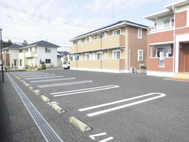 スウィート・コートＢの駐車場