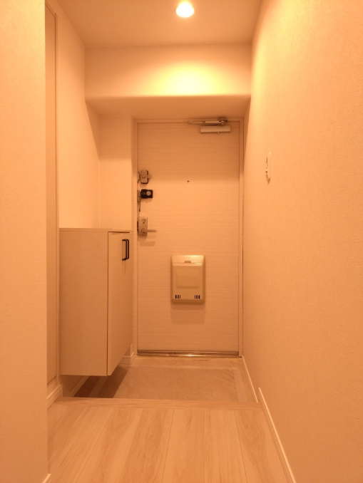 西宮東パーク・マンションの玄関