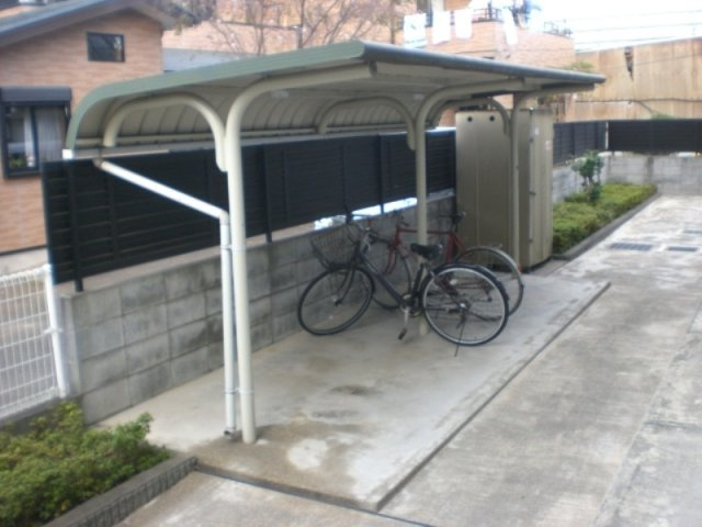 レオパレスＢＩＲＤＬＩＭＥのその他|屋根付き駐輪場