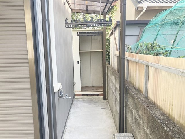 山本台3丁目貸家の庭