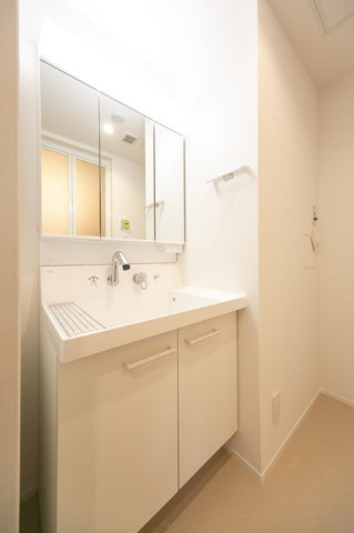 【洗面所】 | ＨＩＬＬ　ＴＯＰ　ＲＥＳＩＤＥＮＣＥ　ＯＳＡＫＩ | ※写真は同タイプ住戸です。