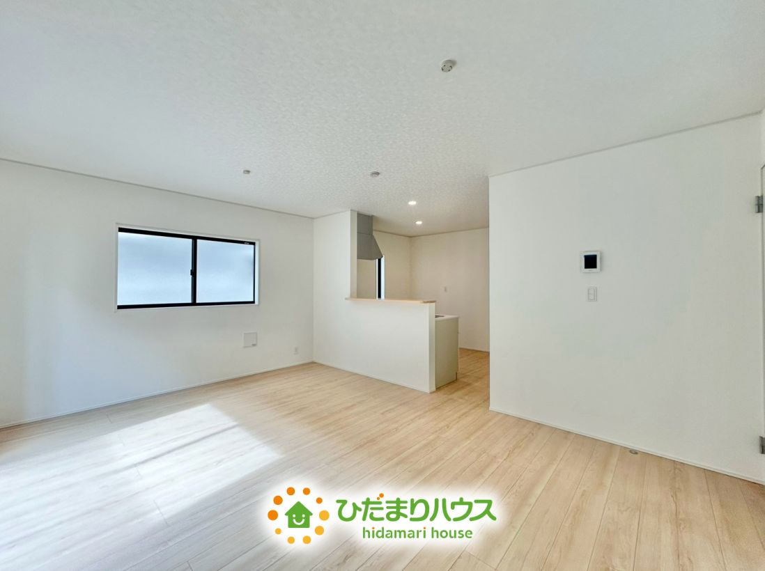 久喜市栗橋東第17　新築一戸建て　クレイドルガーデンの居間・リビング|日当たりが良く、家具の配置を考えやすいLDK♪