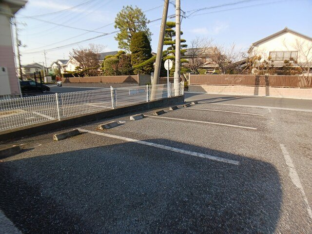 ヴィレッジ　トミタ　Ｄの駐車場