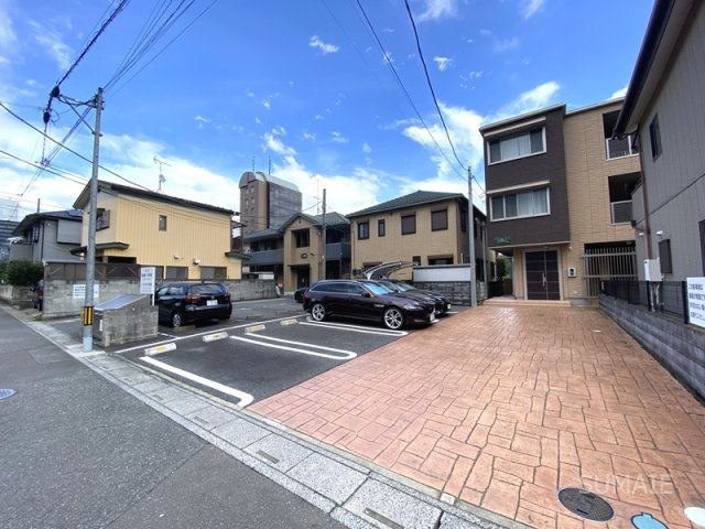 リリ参番館のエントランス|敷地入口☆彡