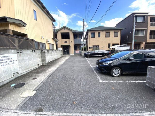 リリ参番館のエントランス|建物入り口です☆彡