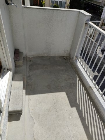 島アパートのバルコニー