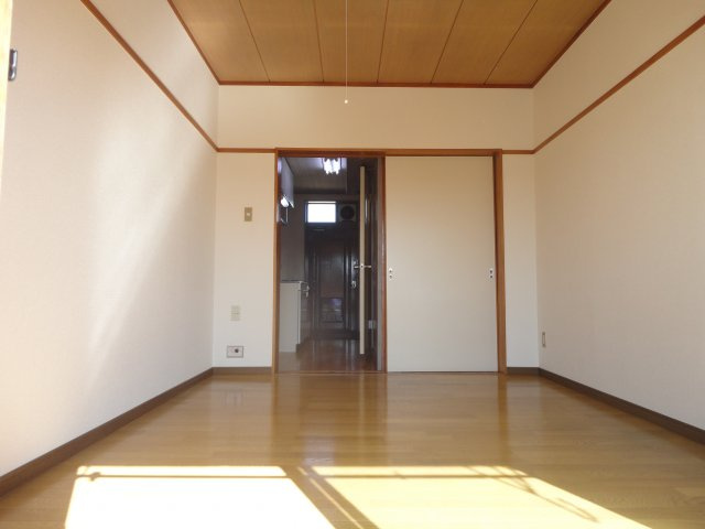 アゼリアマンションの洋室