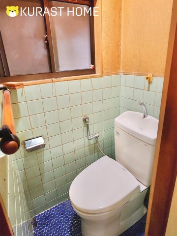 京都市伏見区羽束師鴨川町　中古戸建のトイレ