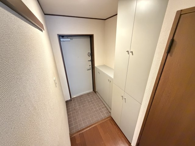INSURANCE BLDG.XⅠXの玄関