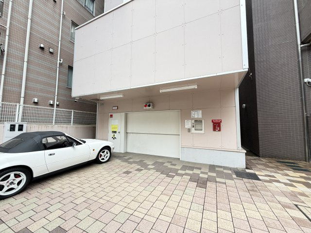 INSURANCE BLDG.XⅠXの駐車場