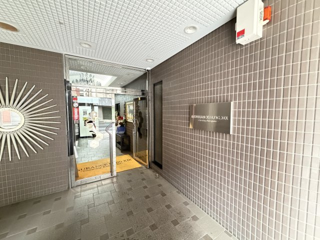 INSURANCE BLDG.XⅠXのエントランス