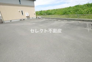 【駐車場】 | リバー・パーク・タウン** B棟 | 【リバー・パーク・タウンB棟】