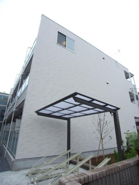 リブリ・東保木間のエントランス