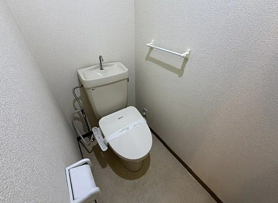 横浜市青葉区たちばな台１丁目の賃貸マンションのトイレ