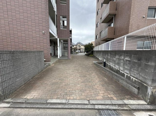 レオパレスグランパルク小柳のその他