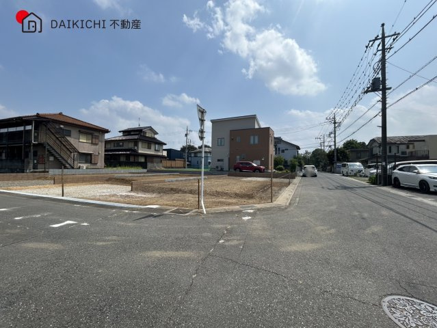 【前面道路含む現地写真】 | 坂戸市芦山町1期　ブルーミングガーデン　新築戸建　全3棟　1号棟