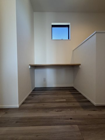 伊丹市広畑3丁目　新築戸建の外観|2026.10.10.現在、屋内階段設置済。3階まで、ご内覧可能です。外壁（アクセント部分含む）貼り終えました。