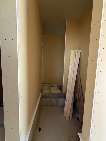 伊丹市広畑3丁目　新築戸建の玄関|2026.10.1.現在　１階シューズインクローク有