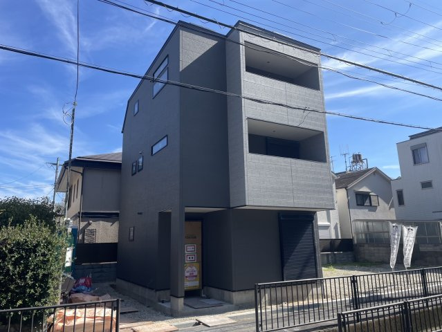 伊丹市広畑3丁目　新築戸建の外観|２０２６年１０月１７日　現地足場取れました。