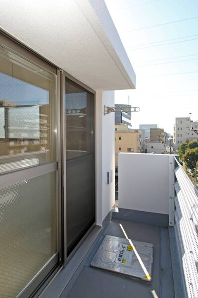 レオ四拾七番館のバルコニー