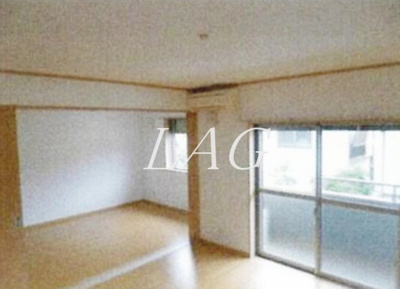 【居間・リビング】 | ロワジールガーデン | 洋室のお部屋です。