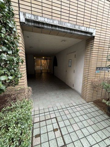 ガーデン欣志ビル（キンシビル）のエントランス