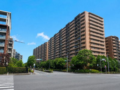 【外観】 | 港北ニュータウンイオ7番館 | ◆管理体制良好なマンションです。清潔感のあるエントランスに開放感のある住環境。