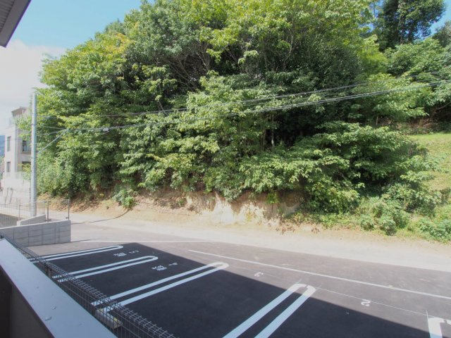 レセンテ安東の駐車場