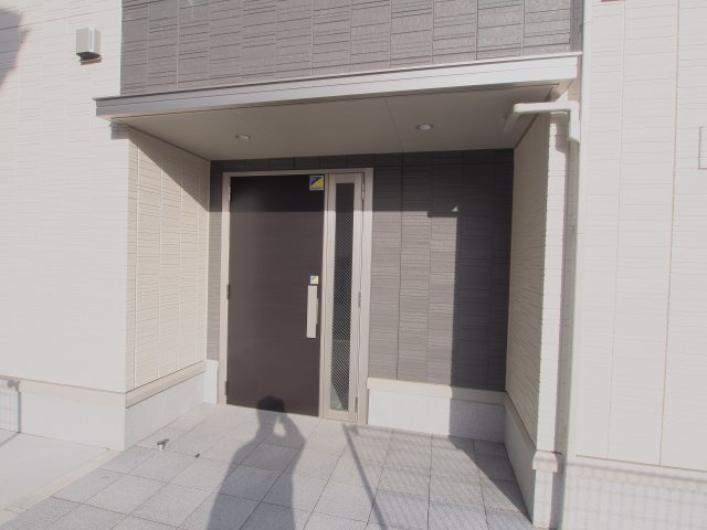 レセンテ安東のエントランス