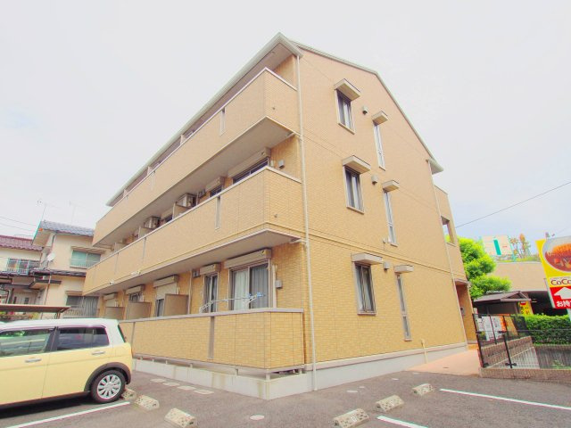 リヴェール上安駅前の外観