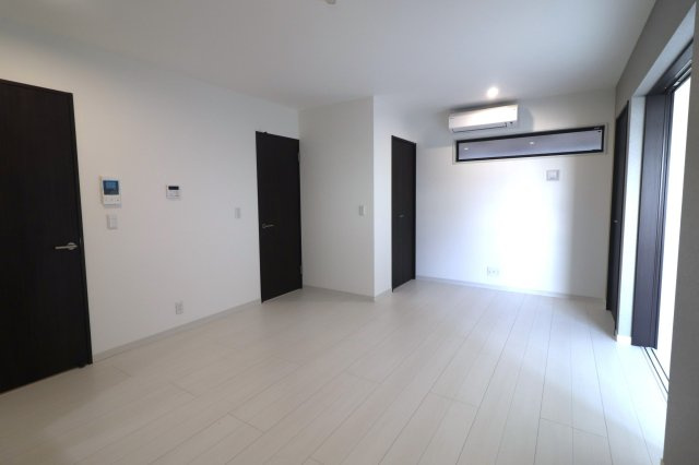 福岡市博多区昭南町２丁目のアパートの居間・リビング