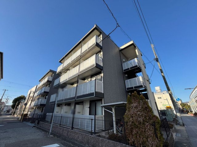 レオパレス鳴尾Ａの外観