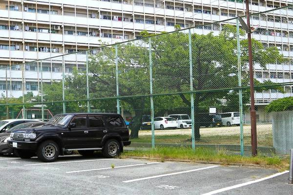 ビレッジハウス南清水タワー1号棟の駐車場