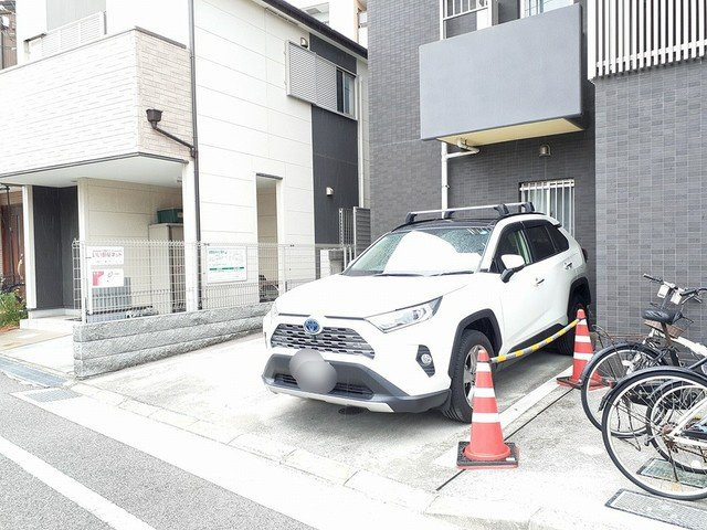 トレスオハス　稲葉荘の駐車場