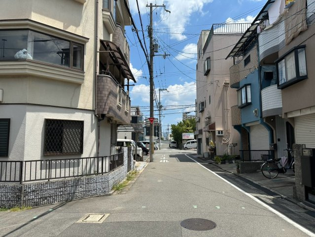 守口市大宮通４丁目の前面道路含む現地写真|前面道路
南：約5.2ｍ、西約3.6ｍ