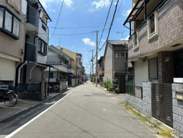 守口市大宮通４丁目の前面道路含む現地写真|南西角地で日当たりも良好です！