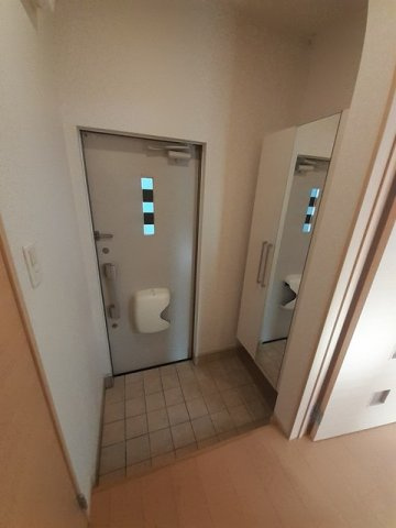 プラシードⅡの玄関