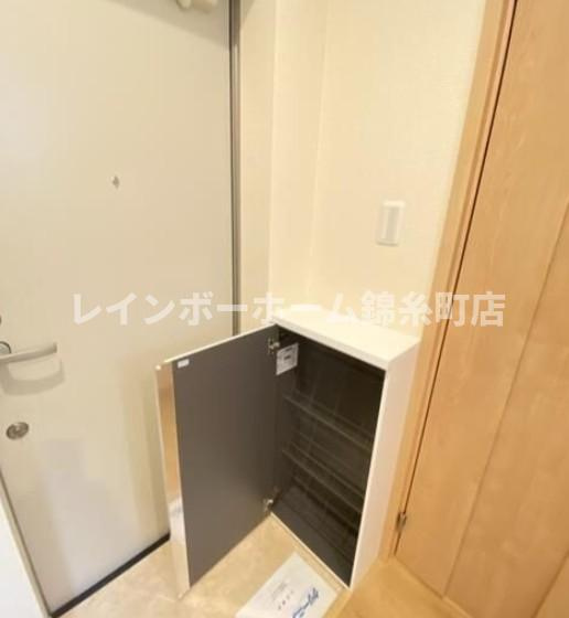 江戸川区平井５丁目のアパートの玄関